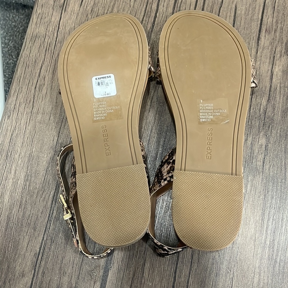 New without tags womens size 9 Express sandals - Picture 2 of 3